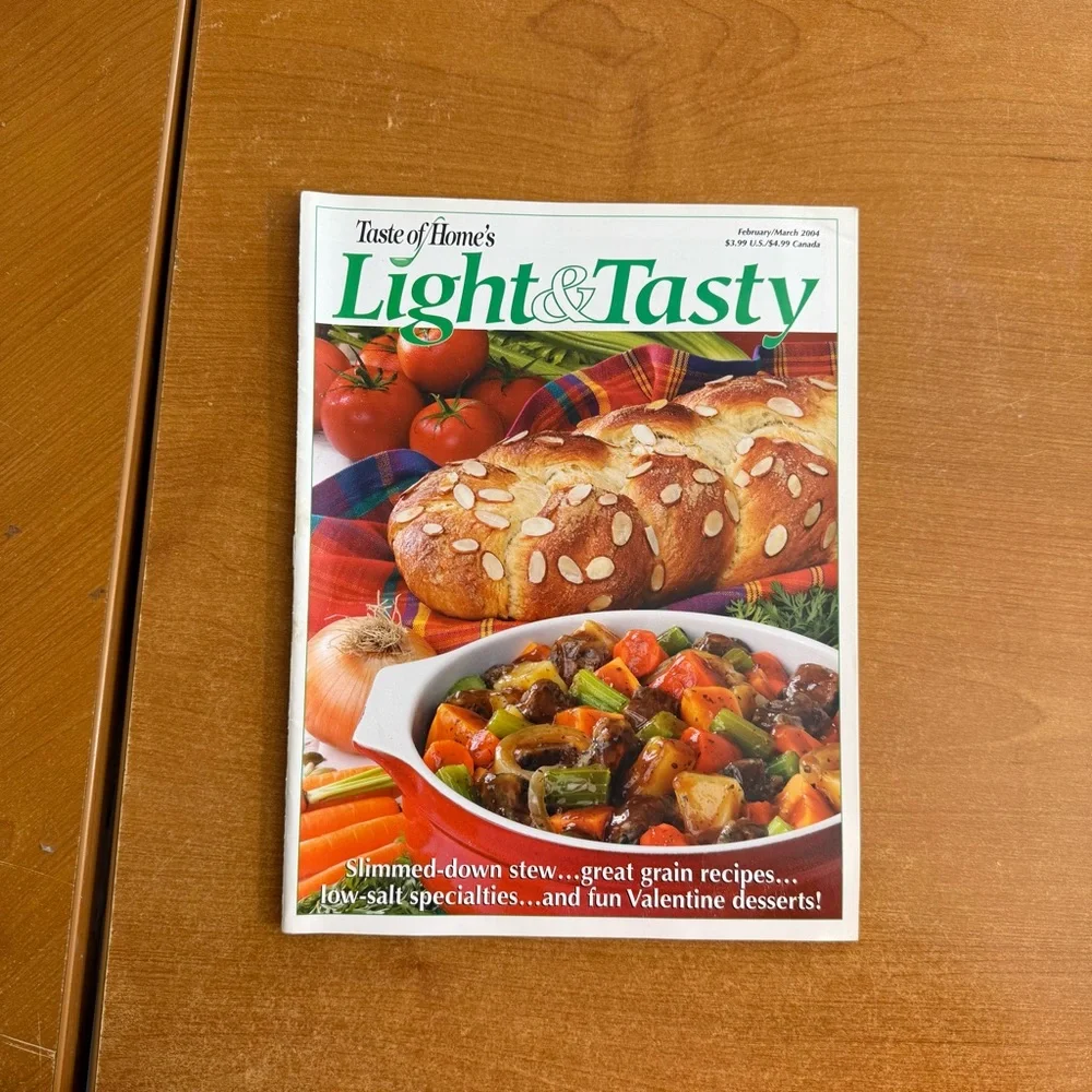 Taste of Home‎ Light & Tasty Cookbook with Green and Red Accents
